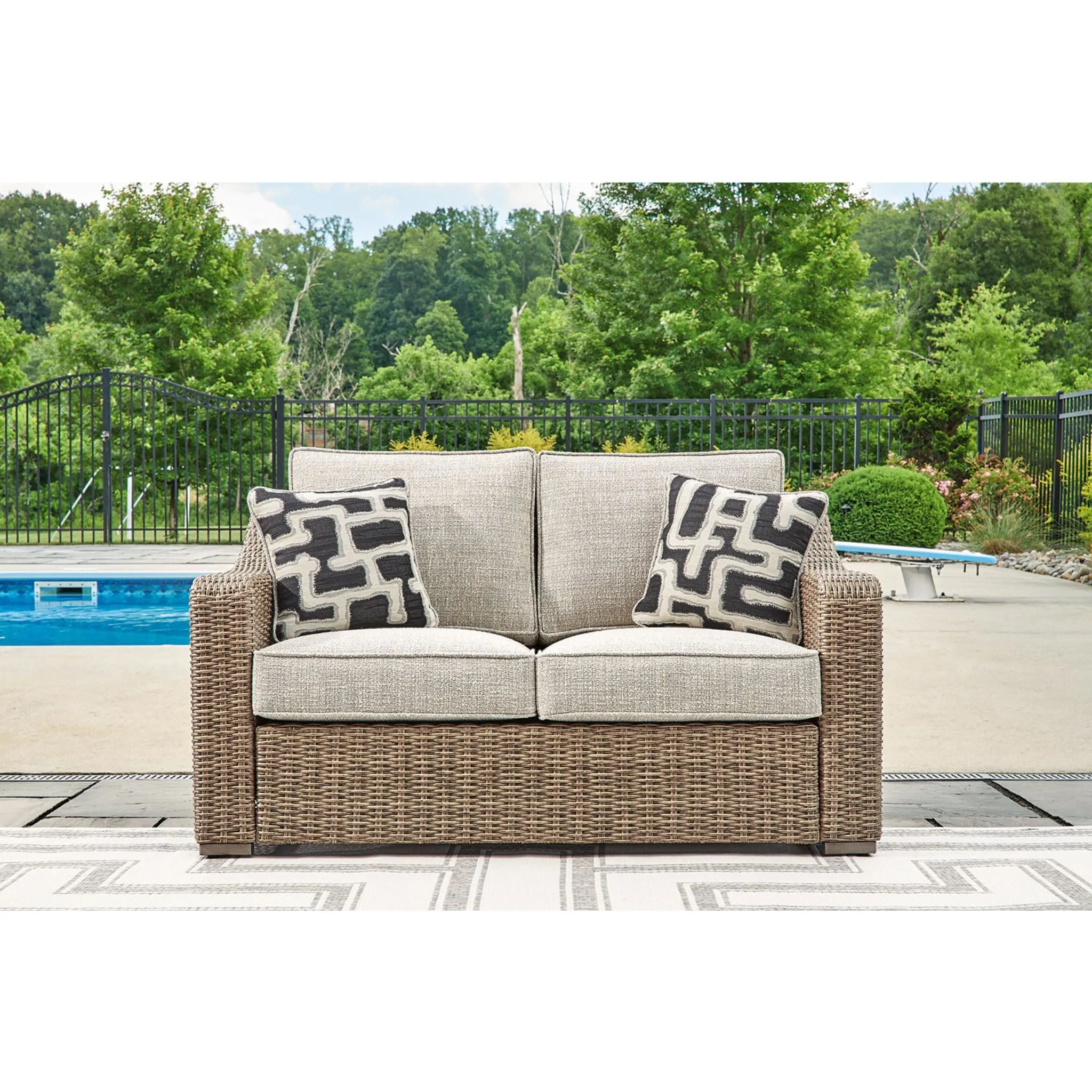 Beachcroft Outdoor Loveseat with Cushion