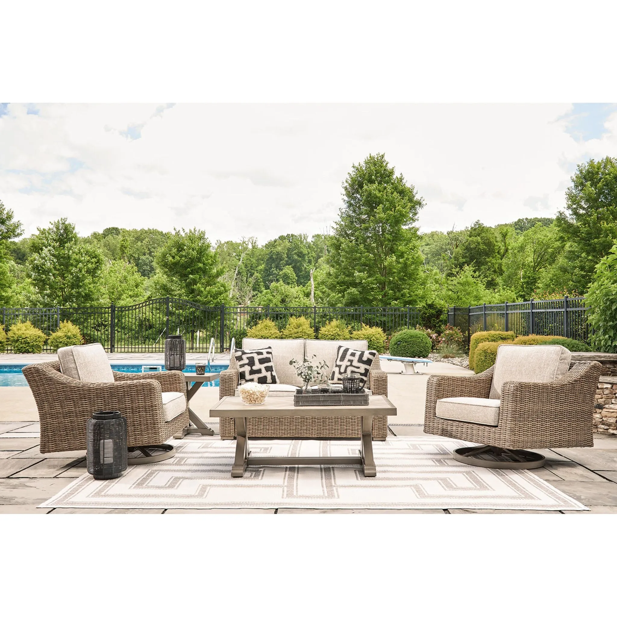 Beachcroft Outdoor Loveseat with Cushion