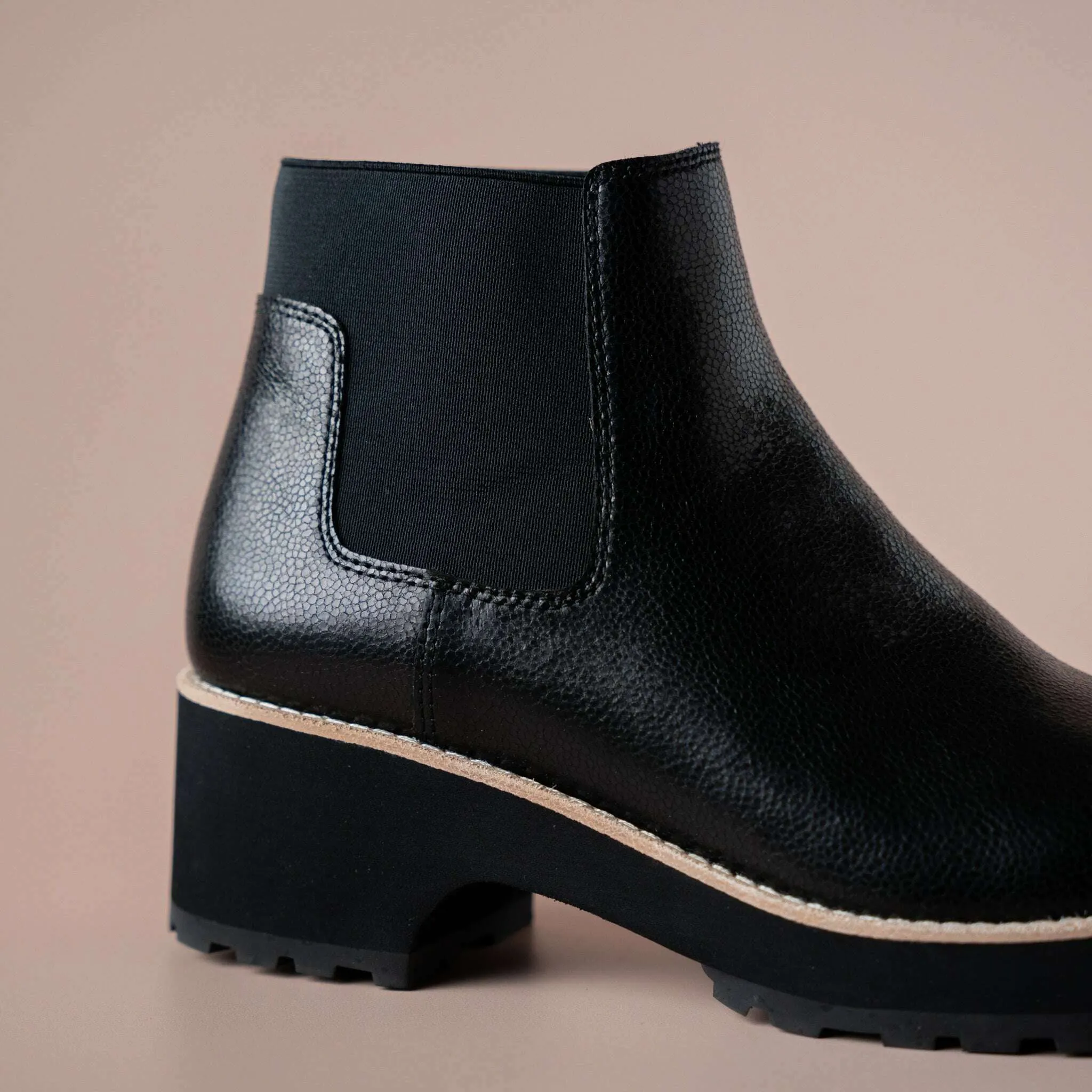 EILEEN FISHER - Jessa - Black Pebble Grain & Cashmere Tumbled Nubuck