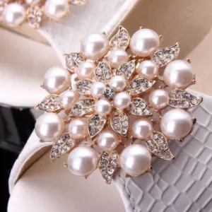 Elegant Pearl  Rhinestone Shoe Clip