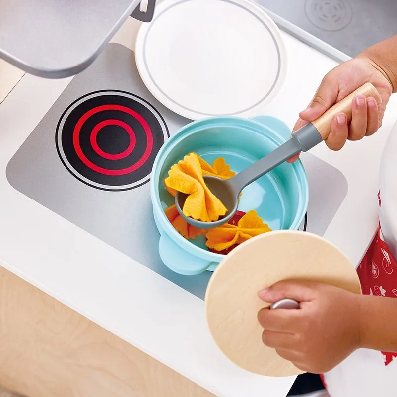 Hape Cook & Serve set  E3208 (Direct Shipping UK Only)