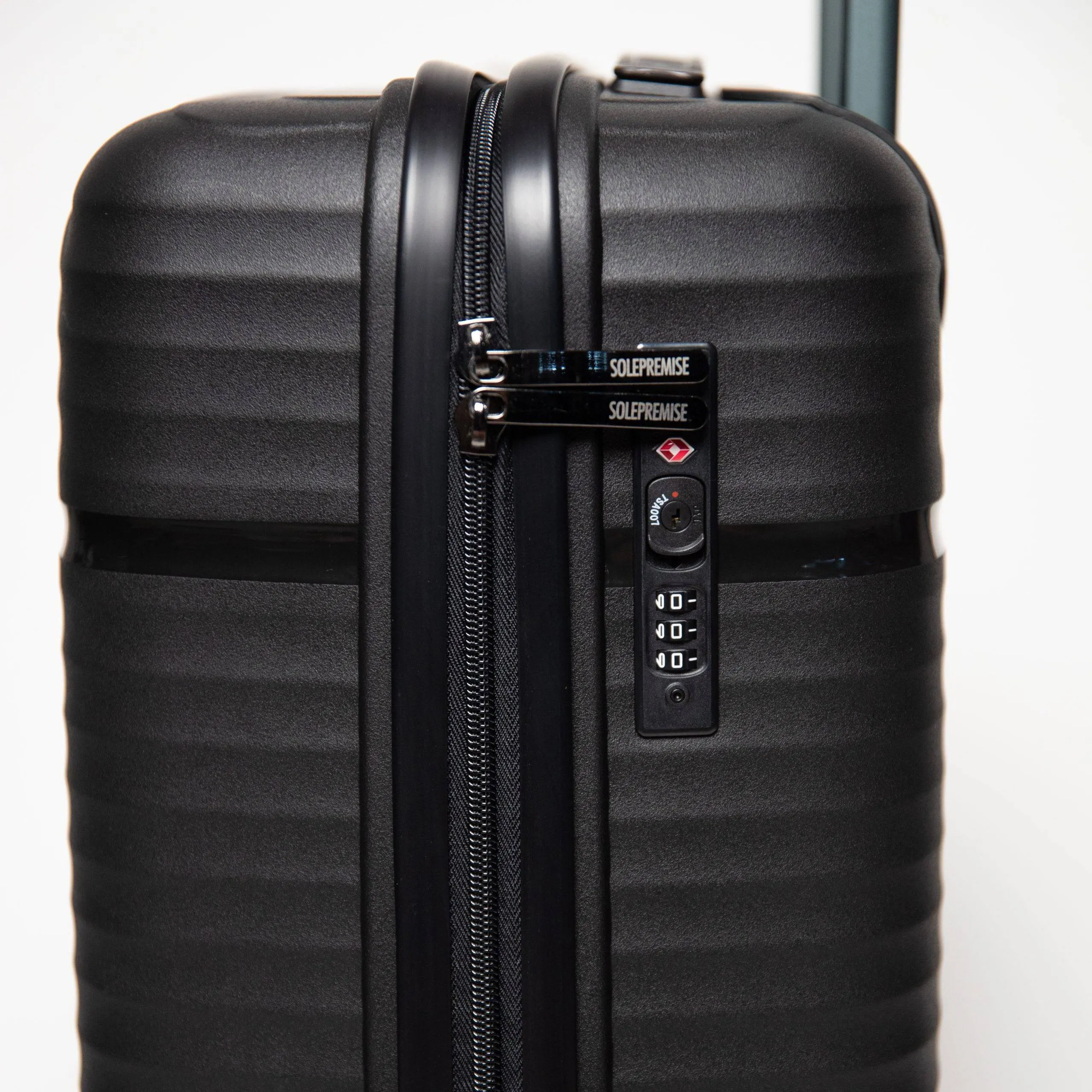 Hardcase Roller Luggage 20' with 360° Wheels & TSA Lock (Carry On)