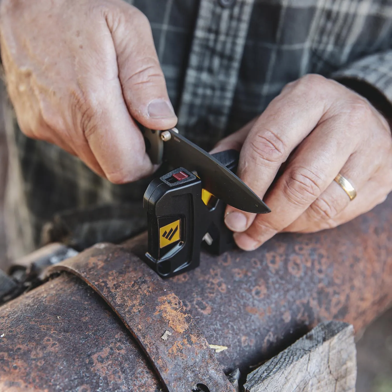 Pivot™ Knife Sharpener