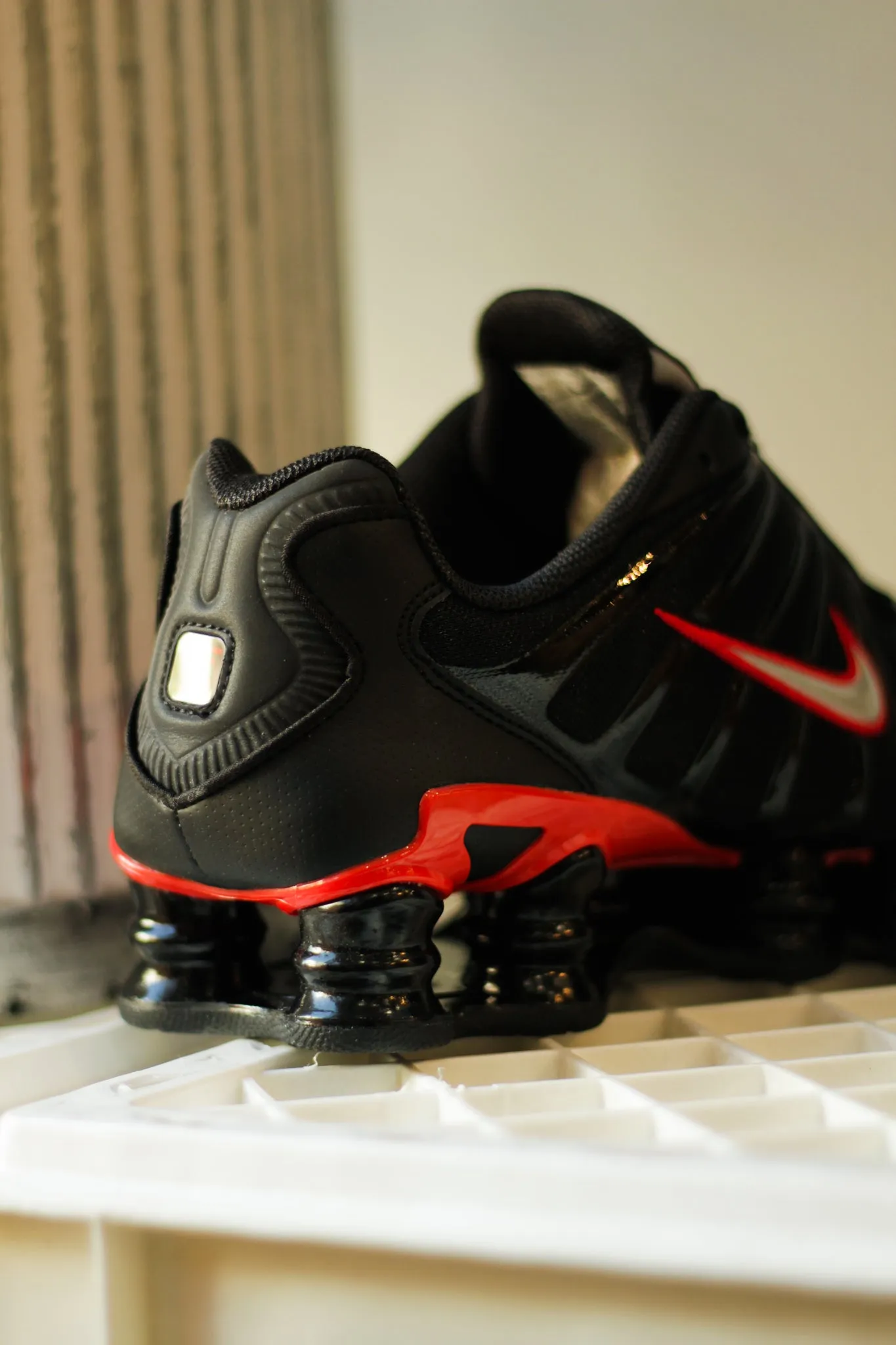 SHOX TL "BLACK/UNIVERSITY RED"