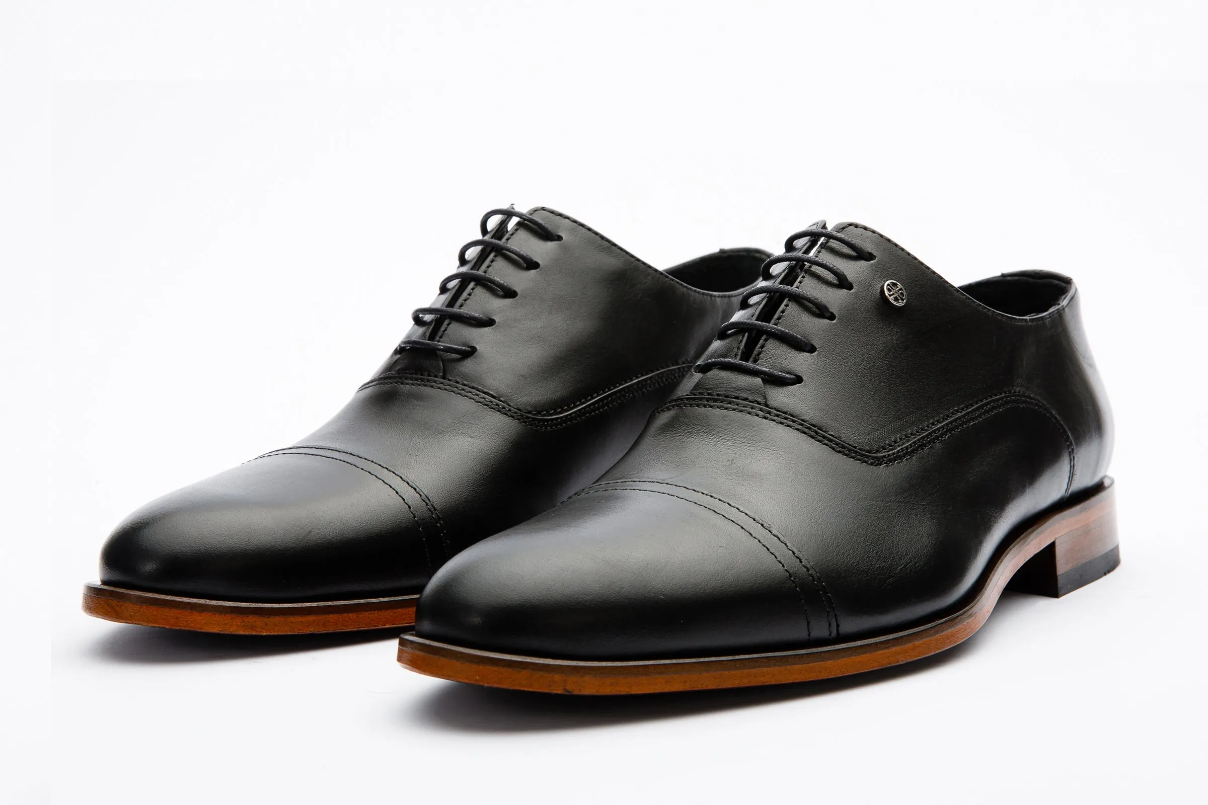 The Gambaha Black Leather Quarter Brogue Cap Toe Oxford Men Shoe